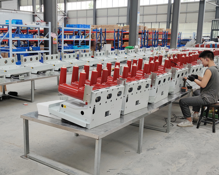 Indoor vacuum circuit breaker workshop
